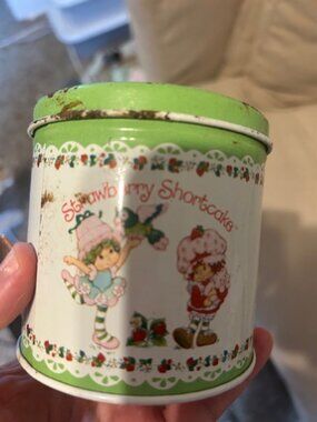 Vintage Strawberry Shortcake Tin – Retro Storage / Collectible